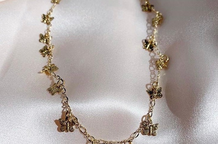 butterfly choker